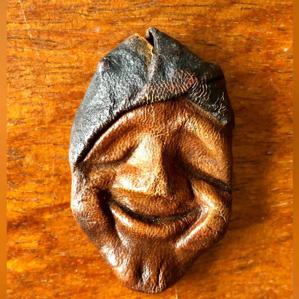 Vintage Hand Crafted Leather Smiling Face with Cap/Hat Brooch Pin - Picture 2 of 8